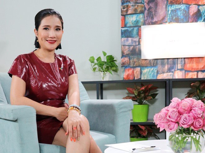 amp;#34;Bà mốiamp;#34; Cát Tường trải lòng cuộc sống cô đơn, phải tìm người tâm sự trên Facebook - 2