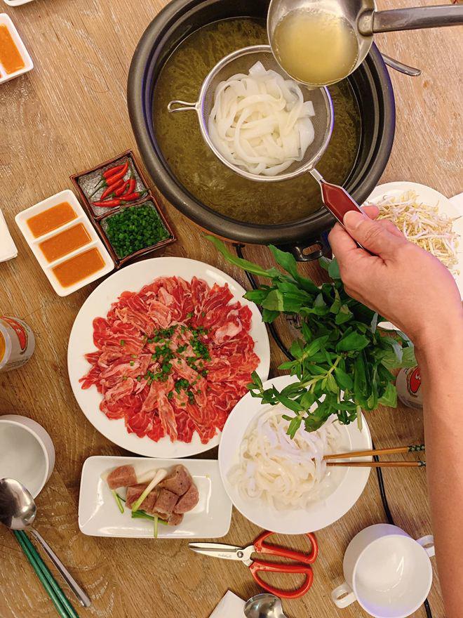 Mì tôm amp;#34;nhà người taamp;#34; và của chồng Phan Như Thảo nấu cho vợ sao khác một trời một vực! - 18