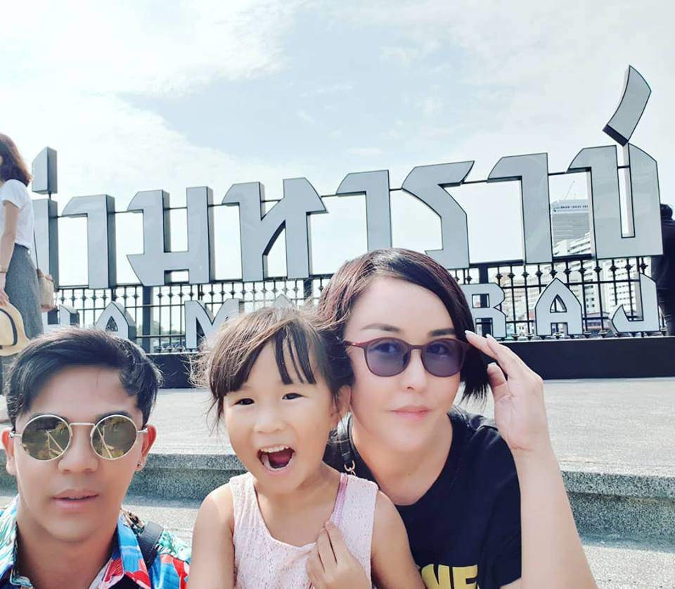 amp;#34;Phất lênamp;#34; nhờ phẫu thuật mặt, mẹ đơn thân vớ được tình trẻ chiều con gái hết mực - 15