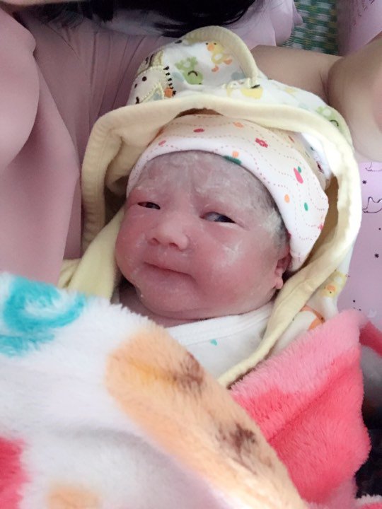 Mẹ Hà Nội 4 lần sinh thường amp;#34;nhanh như chớp”, chưa kịp thay váy con đã “oe oe” - 3