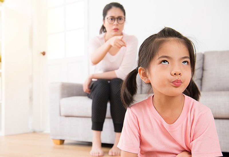 Theo tâm lý, nếu trẻ có những phản ứng lại cha mẹ thì lúc này cuộc nói chuyện trở thành một cuộc tranh luận.
