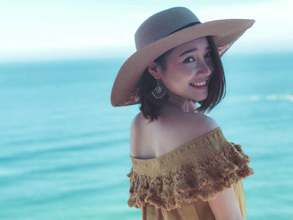 Nổi tiếng là gái ngoan, nhưng mỗi lần diện đồ khoe eo, Nhã Phương lại gây sốt - 8