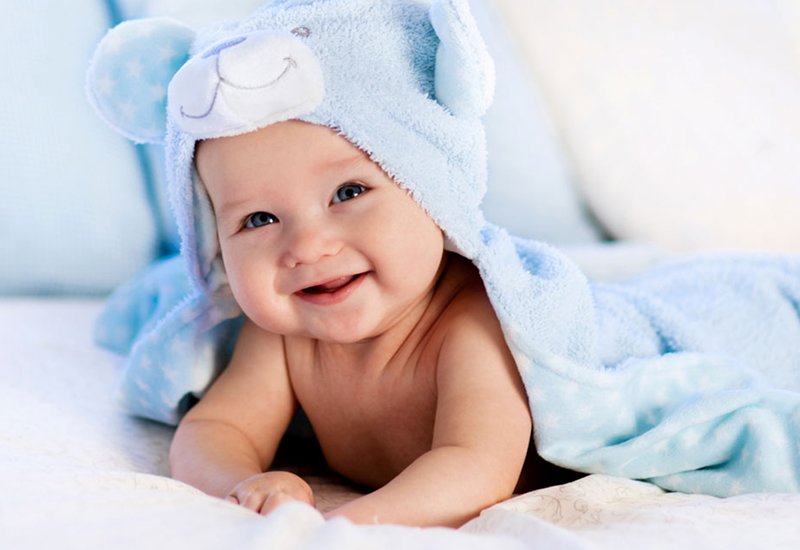 Một trong những dấu hiệu sớm nhất của một em bé thông minh là bé có sự tỉnh táo cao.
