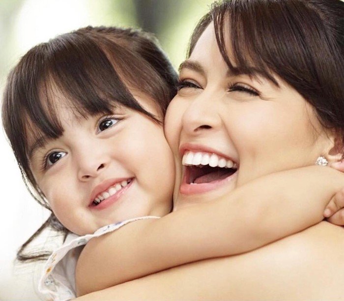 Mẹ và con gái amp;#34;đẹp nhất Philippinesamp;#34; khoe ảnh chụp chung, ai tin đây là bà mẹ 2 con? - 10
