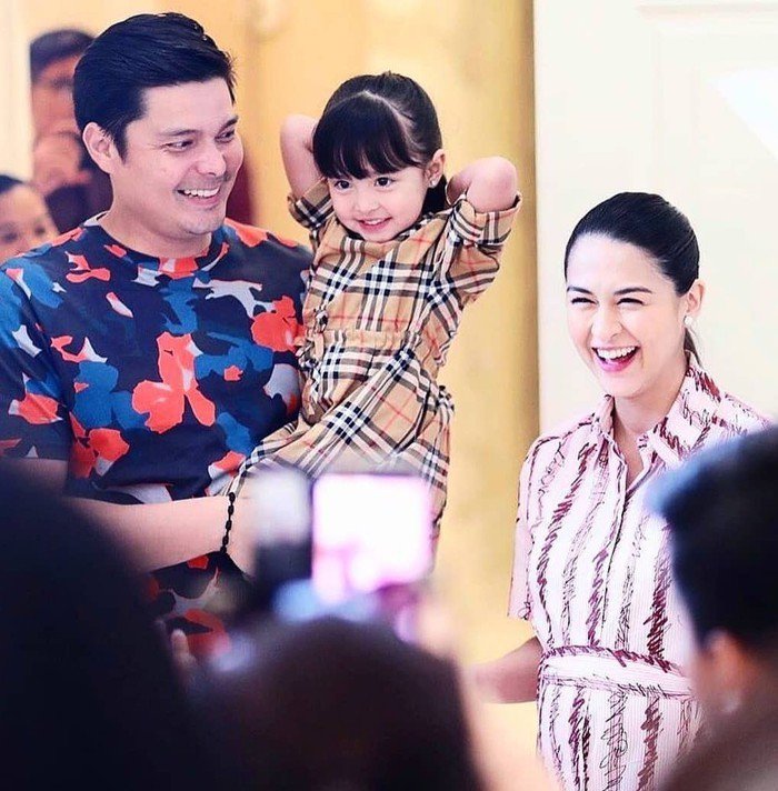 Mẹ và con gái amp;#34;đẹp nhất Philippinesamp;#34; khoe ảnh chụp chung, ai tin đây là bà mẹ 2 con? - 11