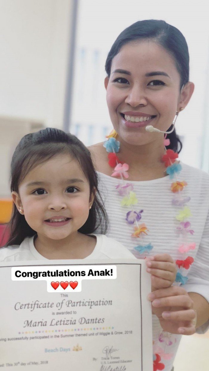 Mẹ và con gái amp;#34;đẹp nhất Philippinesamp;#34; khoe ảnh chụp chung, ai tin đây là bà mẹ 2 con? - 13