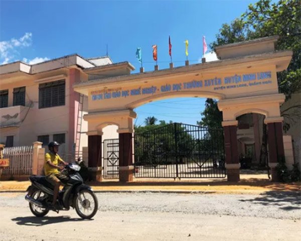 noi co ty le do tot nghiep 0%, nhieu hoc sinh da co vo - 1