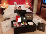 Thời trang - Mua đồ hiệu chất từ nhà ra phố, Ngân Anh đích thị là Hoa hậu con nhà giàu