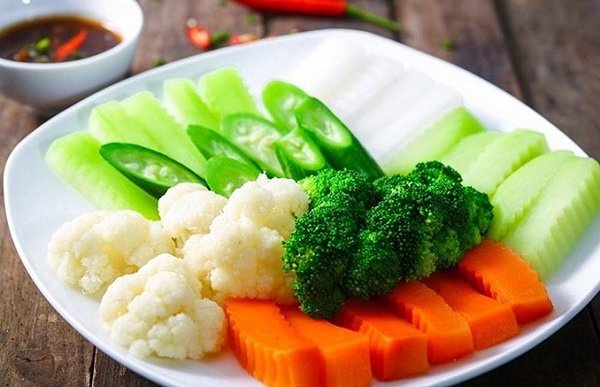 sai lam khi luoc rau vua mat chat, vua doc hai nguoi viet van lam hang ngay - 1