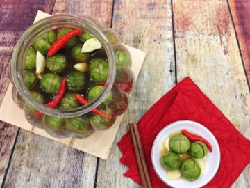 Cách làm sấu ngâm mắm ăn liền giòn ngon để được lâu, ai ăn cũng mê