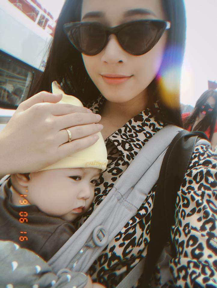 Đều đã làm mẹ nhưng mỗi lần xuất hiện cùng nhau, Nhã Phương thua xa em gái ở điểm này! - 9