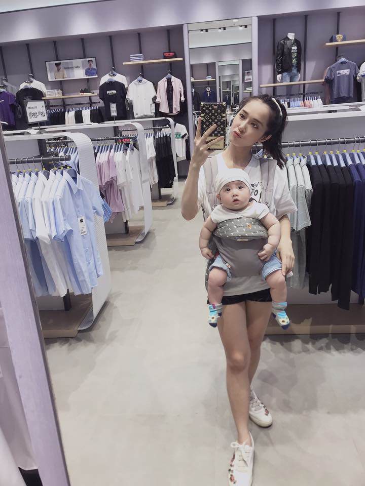 Đều đã làm mẹ nhưng mỗi lần xuất hiện cùng nhau, Nhã Phương thua xa em gái ở điểm này! - 10
