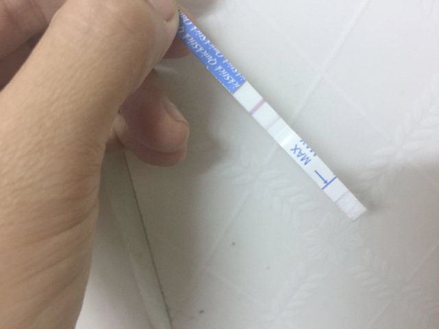 Que thử thai: Cách sử dụng và đọc vạch chính xác nhất