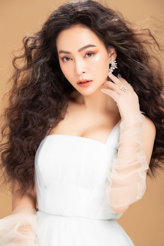 my ngoc bolero khoe bo anh moi "an mung" lay lai duoc facebook ca nhan - 1
