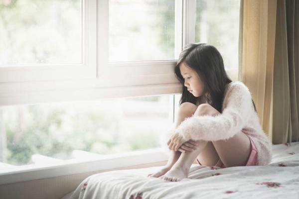 tuoi tho nguc tu cua co be duoc bo me bao boc thai qua va bi kich khi truong thanh - 1