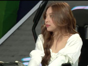 Giải trí - Tham gia chương trình Nhanh như chớp, bạn gái Quang Hải bị chê thiếu kiến thức