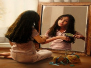 Làm mẹ - Con gái soi gương rất lâu trước khi đi học, mẹ gặng hỏi thì phát hiện điều bất thường