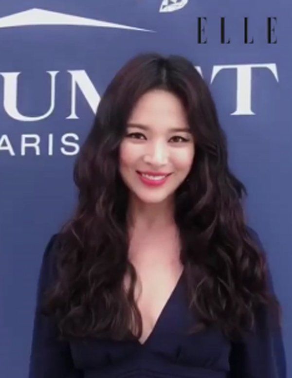 Sau gần 1 tháng tuyên bố, cuối cùng Song Hye Kyo có thể gọi Song Joong Ki là amp;#34;chồng cũamp;#34; - 5