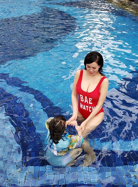 Đăng ảnh cho con bú, Mai Thỏ chia sẻ gây bão, fan tranh cãi nảy lửa - 6