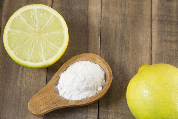 dung baking soda tay vet o lau ngay tren quan ao nhanh ma sach, chong nuc no khen - 4