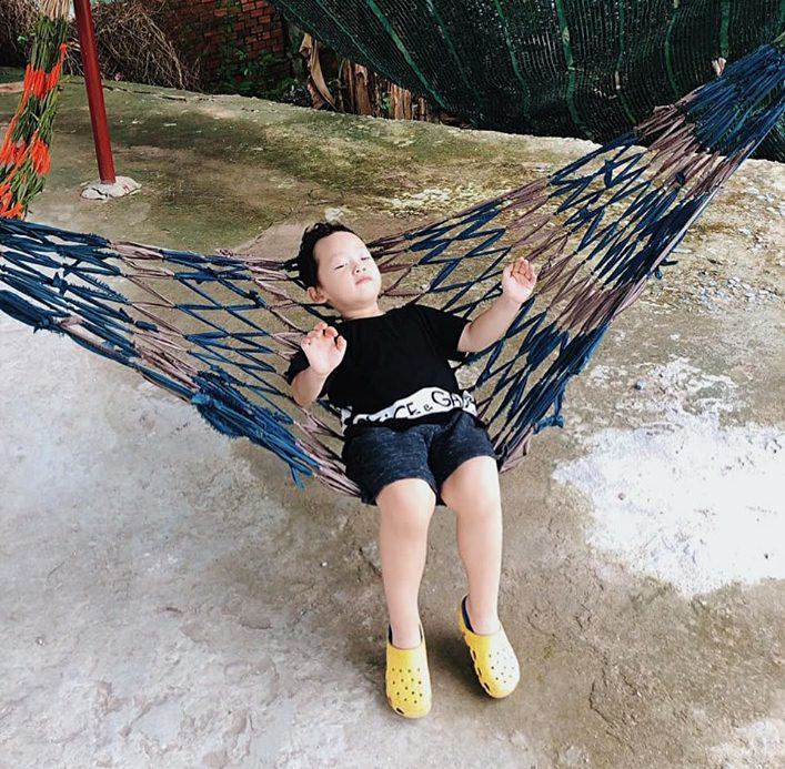 Ly Kute khoe ảnh con trai đi chơi, dân mạng thốt lên amp;#34;càng nhìn càng thấy giống người ấyamp;#34; - 7