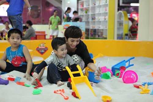 Mang tiếng cười cho khán giả nhưng về nhà Thu Trang, Lâm Vỹ Dạ đối xử cực khác với con - 5