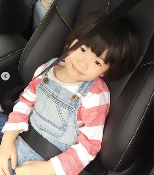 Hotgirl mặc áo hở bầu ngực trần đi họp lớp cho con, ảnh đời thường còn táo bạo hơn - 5