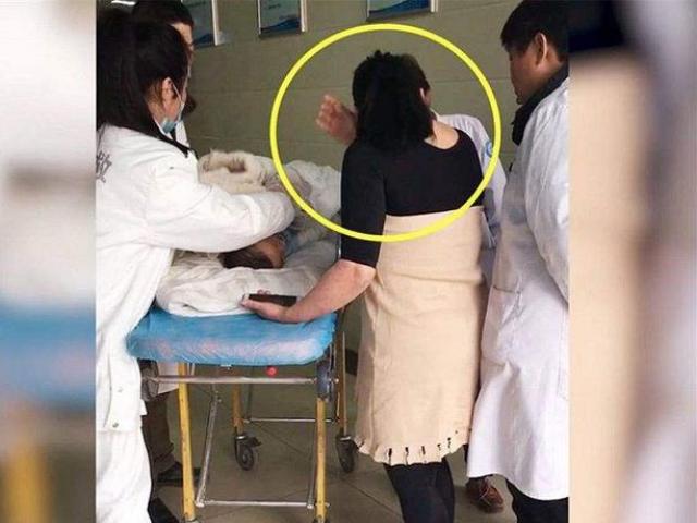 Con 2 tuổi uống nhầm keo 502, mẹ nhanh trí cứu nguy, bác sĩ hết lời khen ngợi