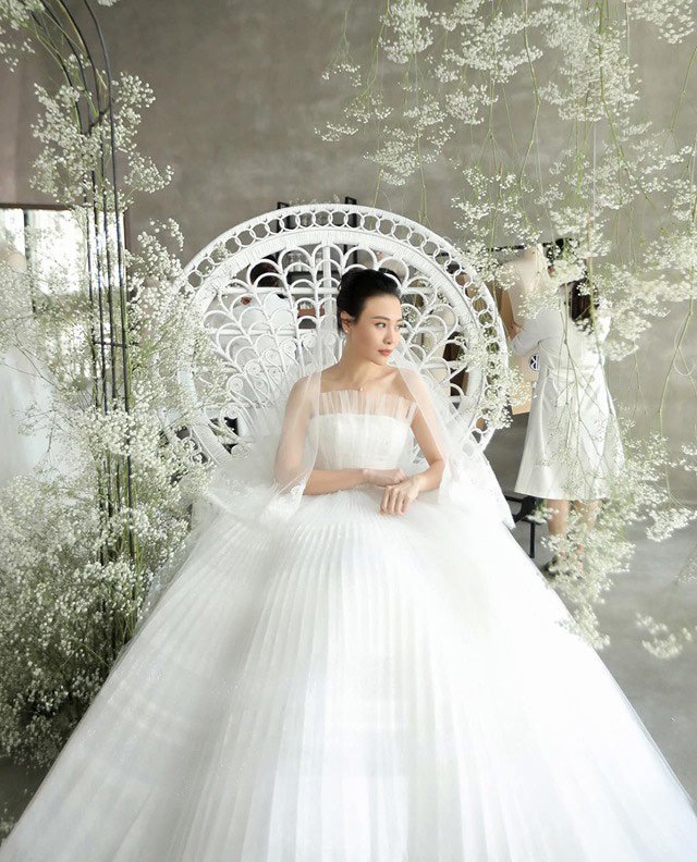Tầng Xếp Ly Voan Váy Cưới Công Chúa Cổ V Vải Xếp Eo Sleevelss Thấp Cắt Giảm  Chiếu Trúc Hạt 2021 Dài Cô Dâu Bầu Tùy Chỉnh làm Từ / Wedding Dresses
