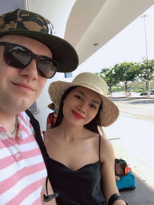 chang quan ly resort 5 sao thuy si tuc toc sang vn cua co gai quen qua mang 3 ngay - 3