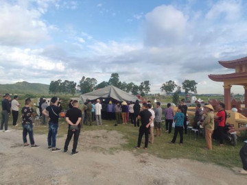 Người thân mẹ ca sĩ Châu Việt Cường: "Đống đồng nát làm lộ phí thăm con chưa kịp bán thì..."