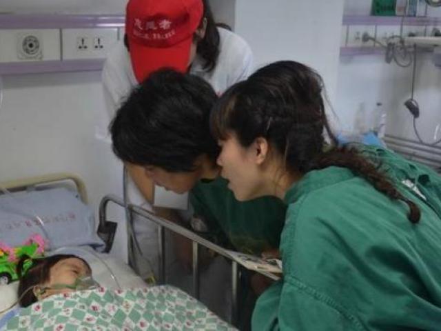 Con mới 3 tuổi đã mắc bệnh tiểu đường, mẹ khóc ngất khi biết lý do