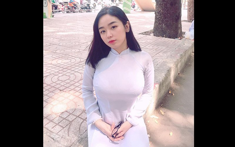 Cô nàng Trần Minh Thiên Di nổi tiếng là hot girl đình đám ngay từ khi còn ngồi trên ghế nhà trường. Cô nàng sinh năm 2001 hiện thay đổi phong cách thời trang chóng mặt ngay sau khi hoàn thành xong kỳ thi Đại học và Tốt nghiệp cấp 3.
