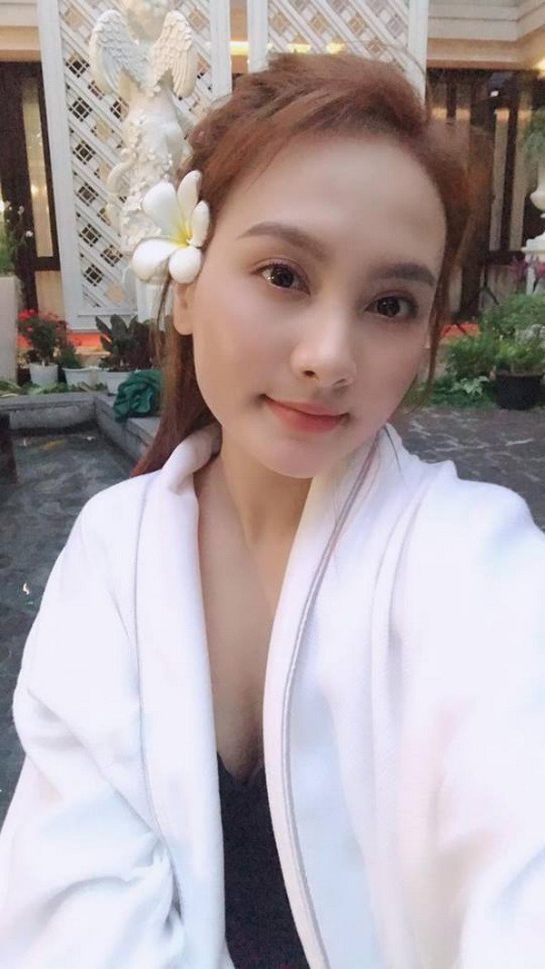 Cùng nhau selfie, Thư và Nhã “tiểu tam” khẳng định nhan sắc một chín một mười - 2
