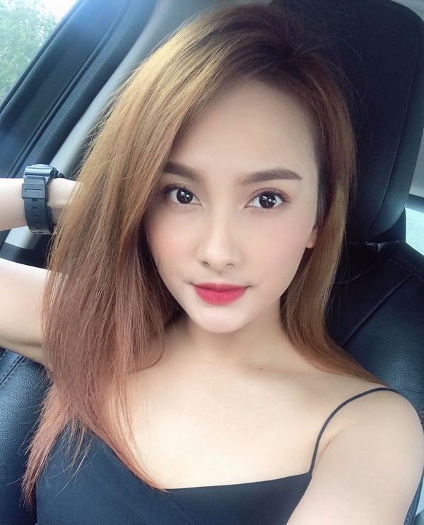 Cùng nhau selfie, Thư và Nhã “tiểu tam” khẳng định nhan sắc một chín một mười - 4