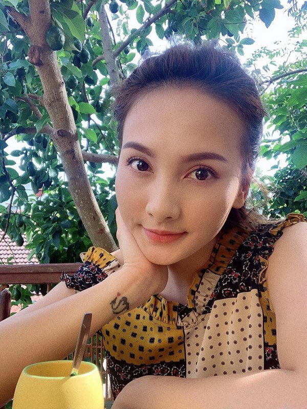 Cùng nhau selfie, Thư và Nhã “tiểu tam” khẳng định nhan sắc một chín một mười - 3