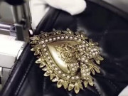 Xem ăn chơi - Quá trình tạo ra một chiếc túi Devotion của Dolce & Gabbana