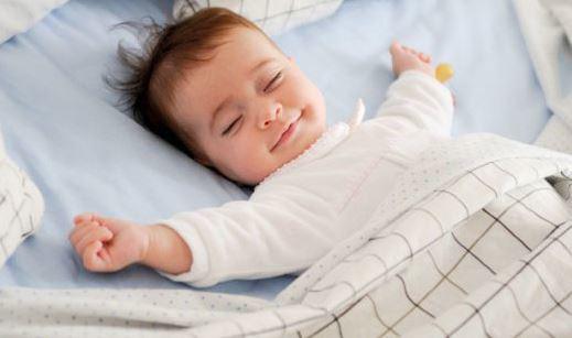 Trẻ sơ sinh nằm điều hòa cha mẹ cần ghi nhớ 7 quy tắc - 2