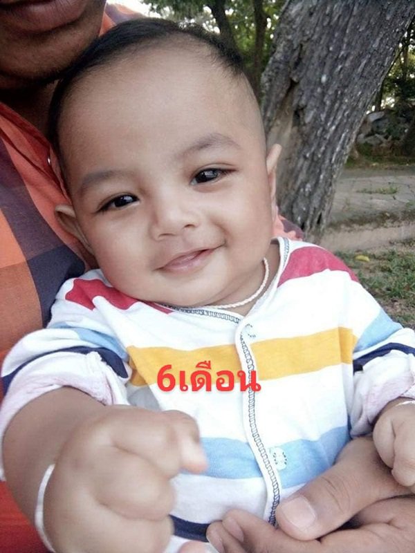 Dung mạo khó tin của em bé sơ sinh amp;#34;đẹp từ trong trứngamp;#34;, càng lớn càng phá nét! - 6