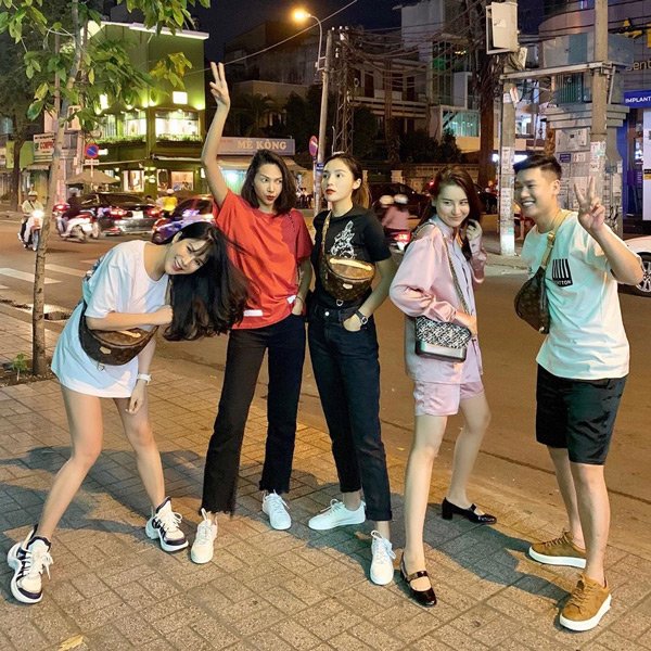 Ai thương Minh Triệu bằng Kỳ Duyên, có chiếc áo đẹp là chia sẻ cho nhau mặc đây này! - 14