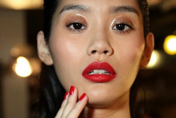 Sau khi tự nhận là người thứ ba, Trà “cave” bị dân tình săm soi style make up thảm họa - 9