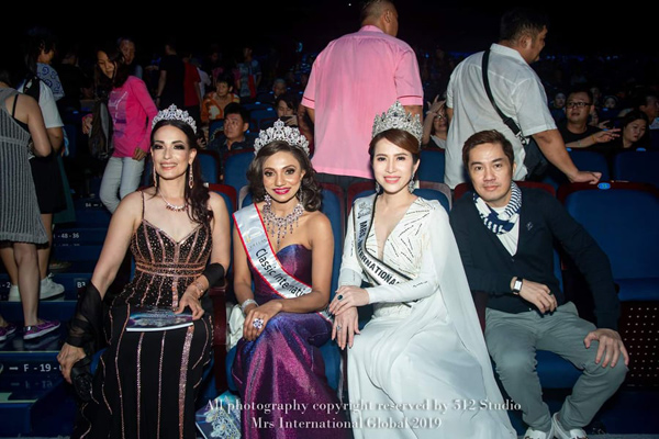 “Bầu” Hòa lịch lãm ngồi ghế giám khảo Mrs International Global - 4