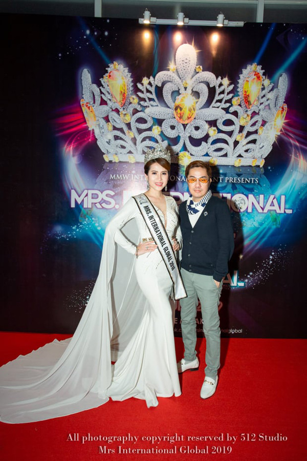 “Bầu” Hòa lịch lãm ngồi ghế giám khảo Mrs International Global - 2