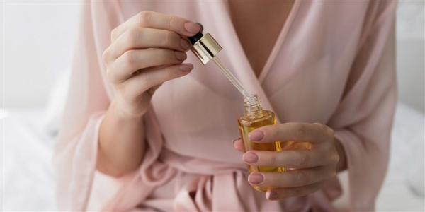 Muốn da đẹp, mịn màng nhất định bạn phải sử dụng loại serum này trong bước dưỡng da - 1