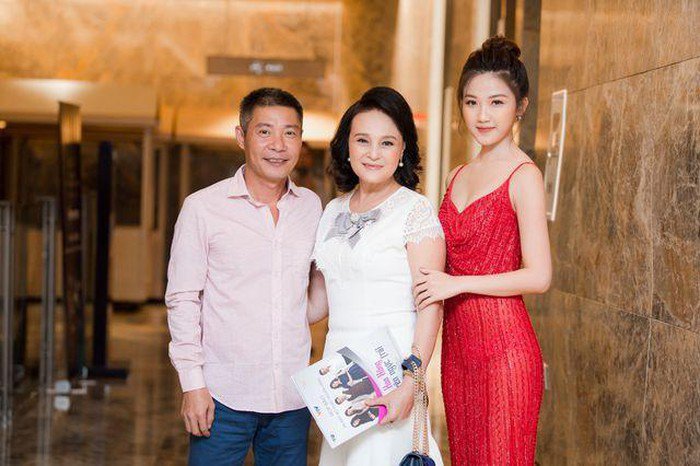 Nữ diễn viên 10 năm sống cùng ung thư, làm thơ tình tặng chồng khi được yêu chiều - 4