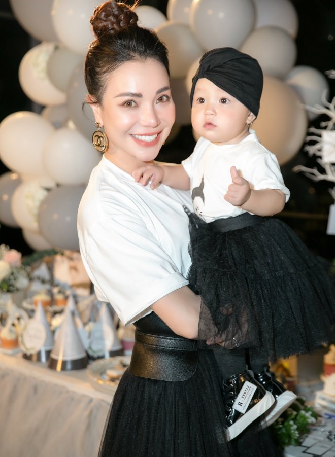 Trà Ngọc Hằng lần đầu khoe gương mặt con gái xinh như búp bê kèm những chia sẻ xót xa - 4