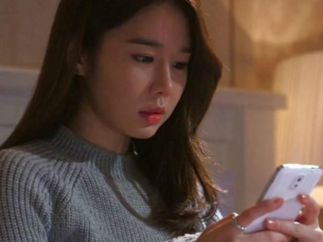 Mượn điện thoại bạn thân gọi cho chồng, ai ngờ 5 giây lộ bí mật cay đắng