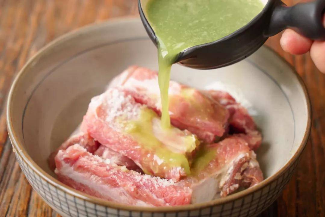 Ngày mưa làm sườn xóc tỏi tuyệt ngon, thơm lừng amp;#34;điếcamp;#34; mũi hàng xóm - 1