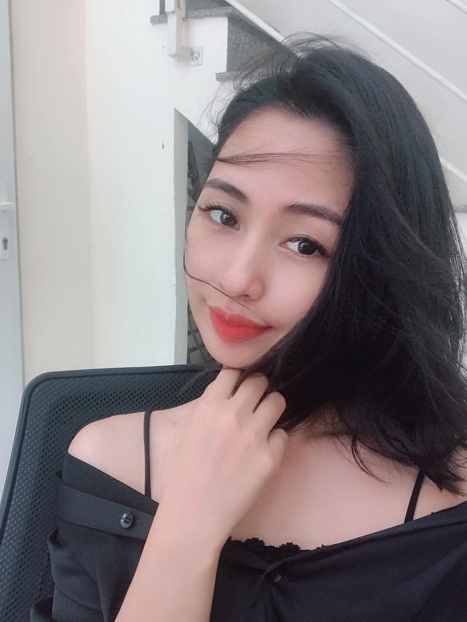 Cô gái xinh đẹp tạo dáng trên phố Trần Duy Hưng, lập tức nhận hàng loạt tin nhắn nhạy cảm - 7