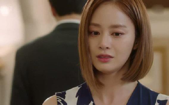 To gan tặng quà cho vợ bồ, “tiểu tam” tái xanh mặt khi nhận được đáp lễ - 1